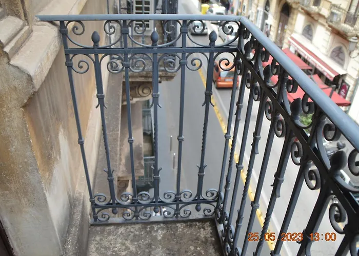 Gli Appartamenti Di Palazzo Umberto I