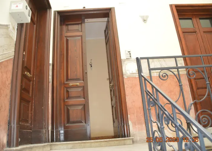 Gli Appartamenti Di Palazzo Umberto I